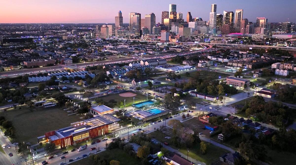 Htx Dtown Apt I Sleeps 7 Wi-Fi Parking Free Gym Houston Bagian luar foto
